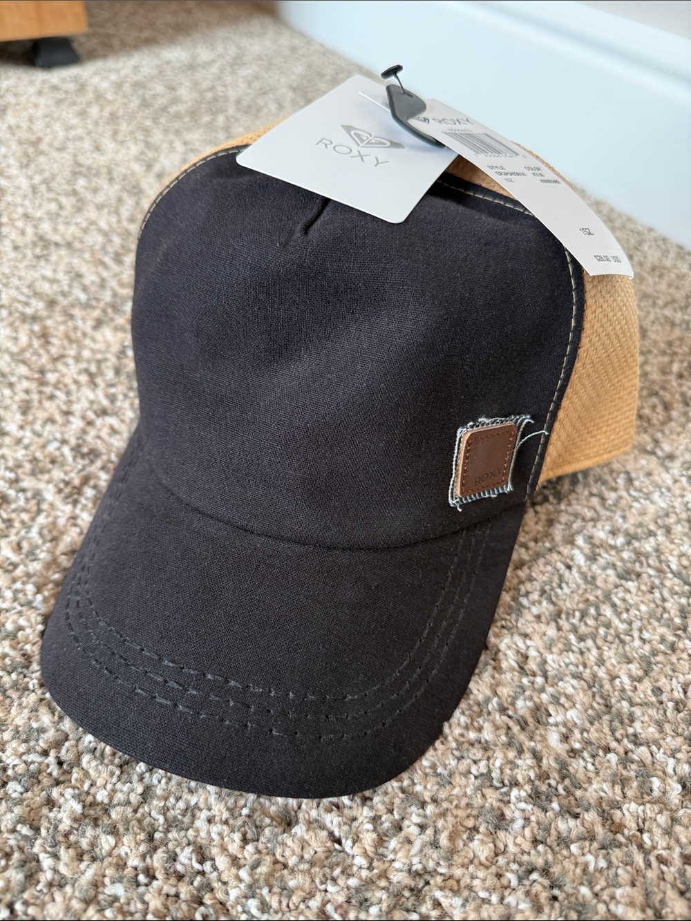 NWT! Roxy Womens Black Front Tan Mesh Trucker Hat